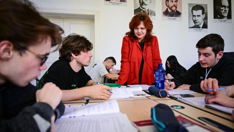 Elevii care vor putea promova doi ani de studii într-unul singur. Anunţul Ministerului Educaţiei