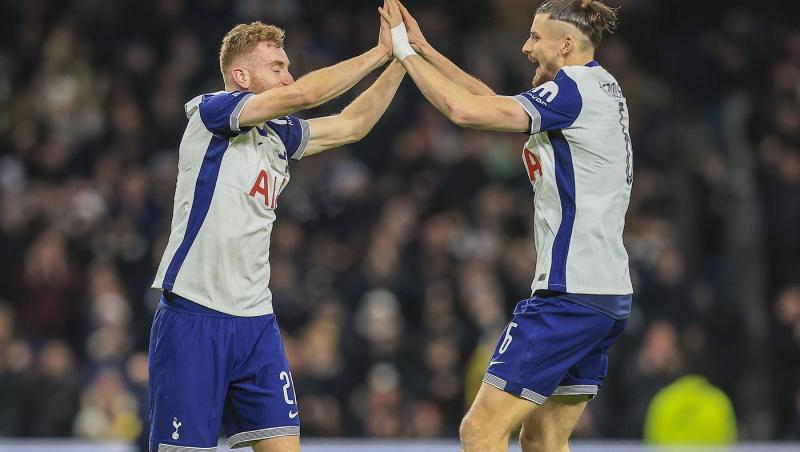 Tottenham - Manchester United scor 4-3 în semifinalele Cupei Ligii. Radu Drăguşin a fost titular pentru echipa lui Ange Postecoglou