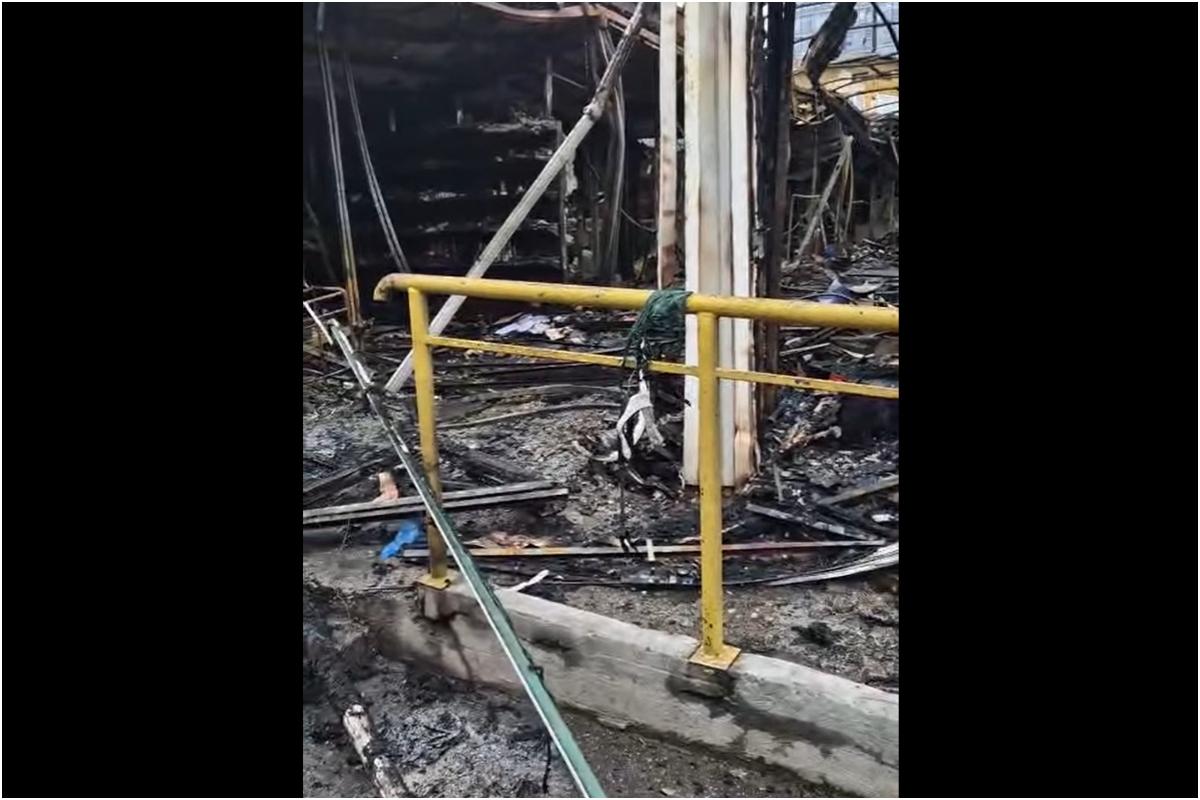 Cum arată Piaţa Matache după incendiul cumplit. Bazarul cu haine a ars din temelii, 16 comercianţi au rămas fără spaţii şi marfă