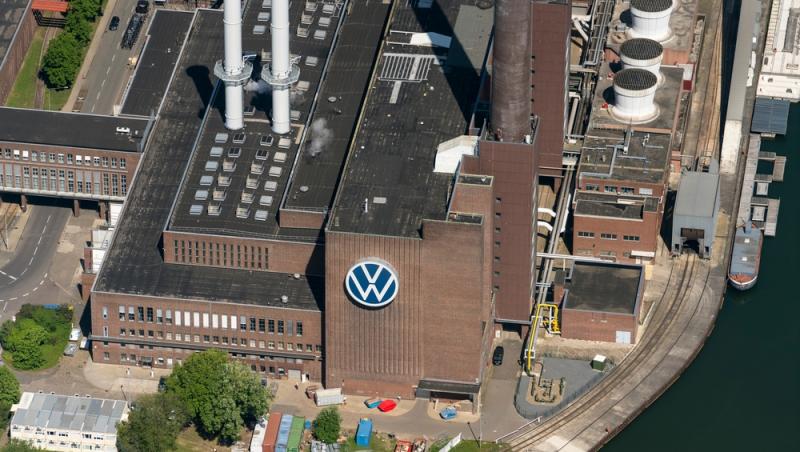 Volkswagen va elimina 35.000 de locuri de muncă în Germania, după 70 de ore de negocieri istovitoare cu sindicatele