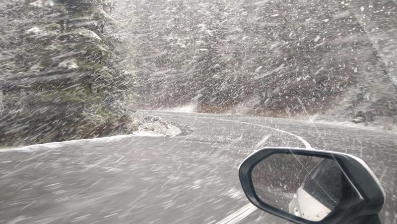 20 de judeţe şi Capitala intră în dimineaţa de Crăciun sub avertizări de vreme severă. Vânt şi ploi în sud, ninsori şi viscol la munte