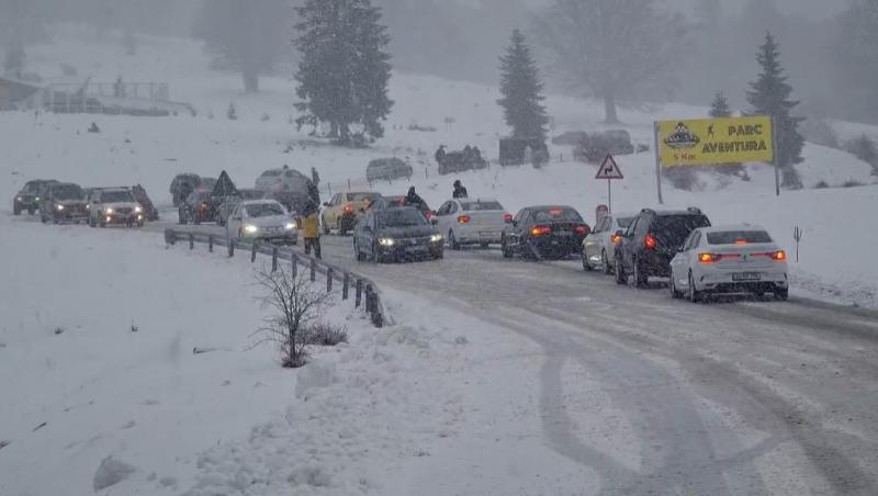 Cod galben de vreme severă în Bucureşti şi 15 judeţe. Ploaie şi zăpadă pe mai multe şosele din ţară; cum se circulă pe autostrăzile A0, A1, A2, A3 şi A7