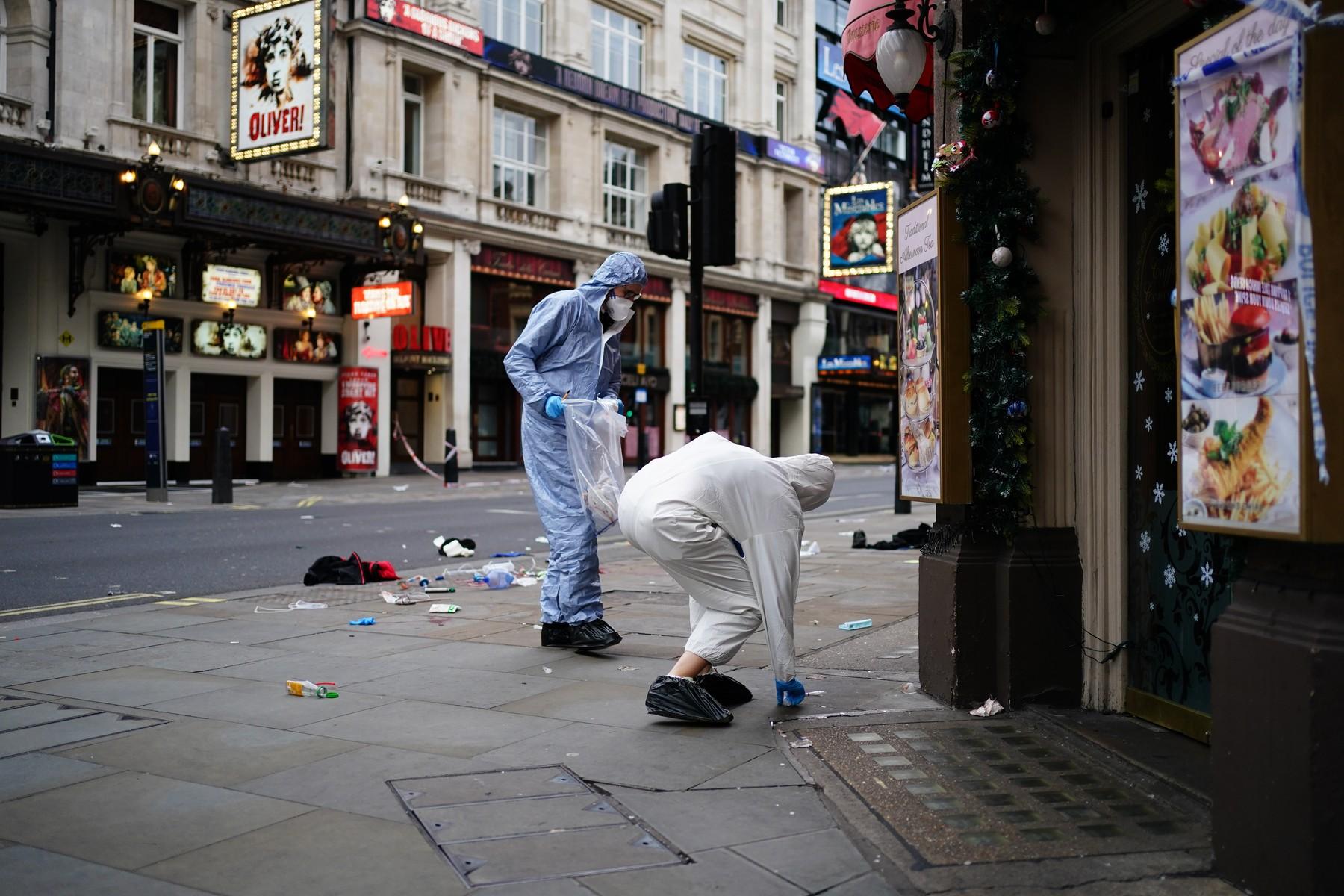 Un bărbat a spulberat cu maşina patru pietoni pe trotuar din Londra, în ziua de Crăciun. Şoferul a fost arestat