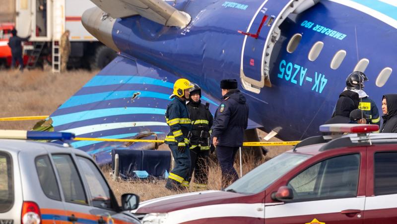 Cutiile negre ale avionului prăbuşit în Kazahstan, recuperate. Tot mai multe surse susţin că Rusia l-a doborât accidental