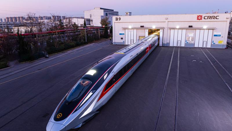 China a prezentat un tren care atinge viteza de 450 km/h