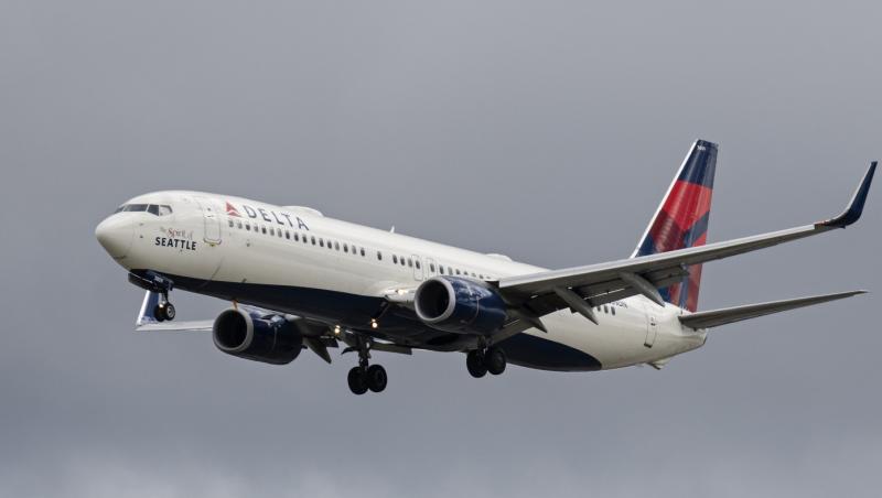 Incident grav pe aeroportul din Seattle: un bărbat, fără bilet, a trecut de toate punctele de verificare și a ajuns într-un avion Delta