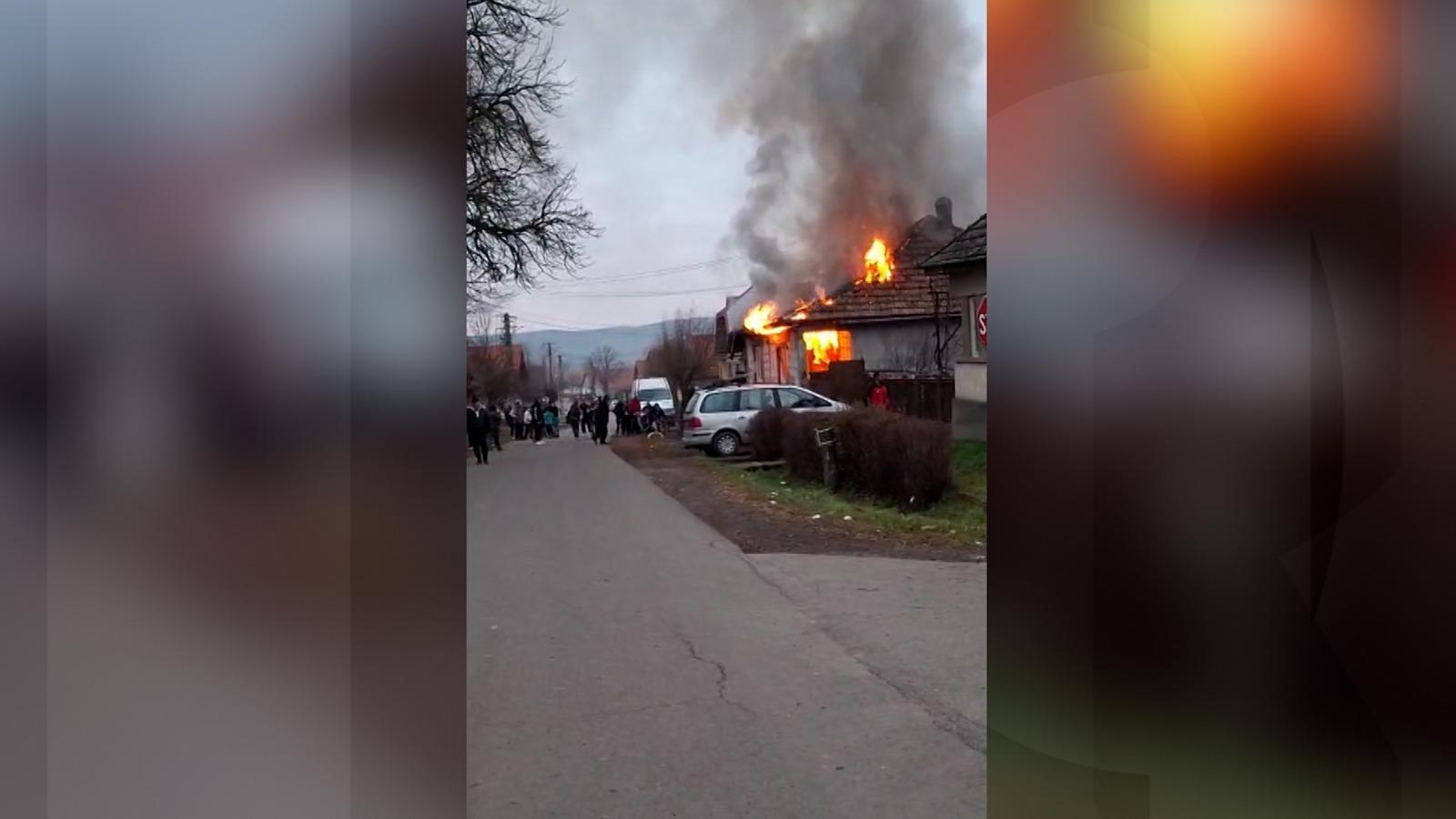 Şi-a pierdut viaţa la doar 8 ani, intoxicat cu fum în propria casă. Inima micuţului s-a oprit în drum spre spital