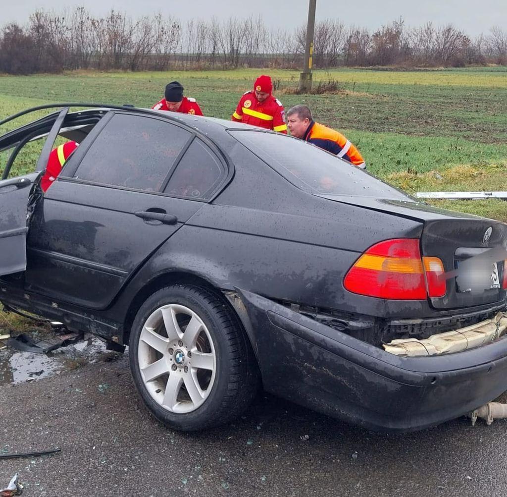 Carambol între patru maşini, într-o localitate din Ialomiţa. Șase răniţi, printre care și un copil de 5 ani