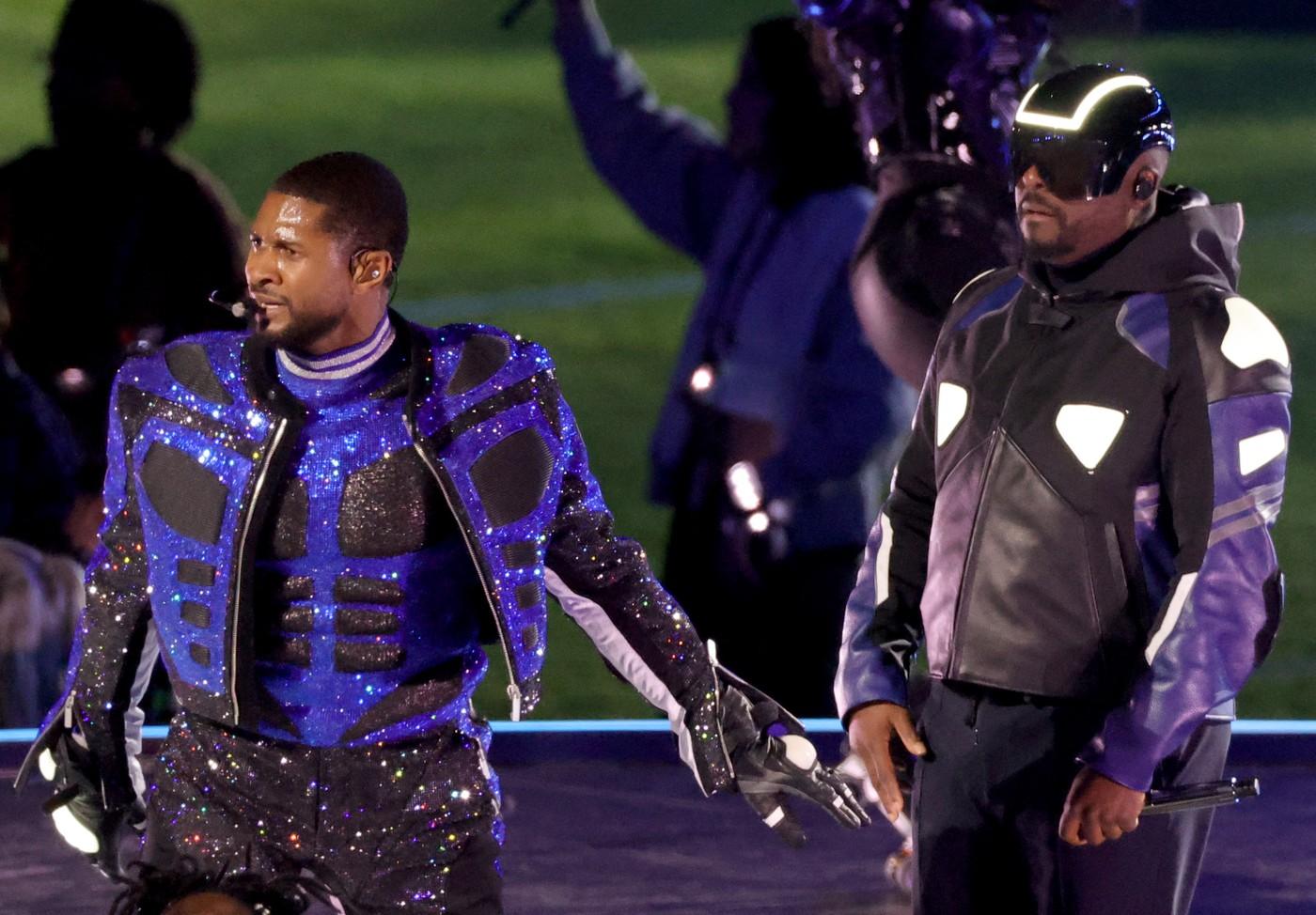 Usher, show senzațional la Super Bowl. Lebron James, Lady Gaga, Taylor Swift, Beyonce și Jay Z au facut parte din spectatorii de elită