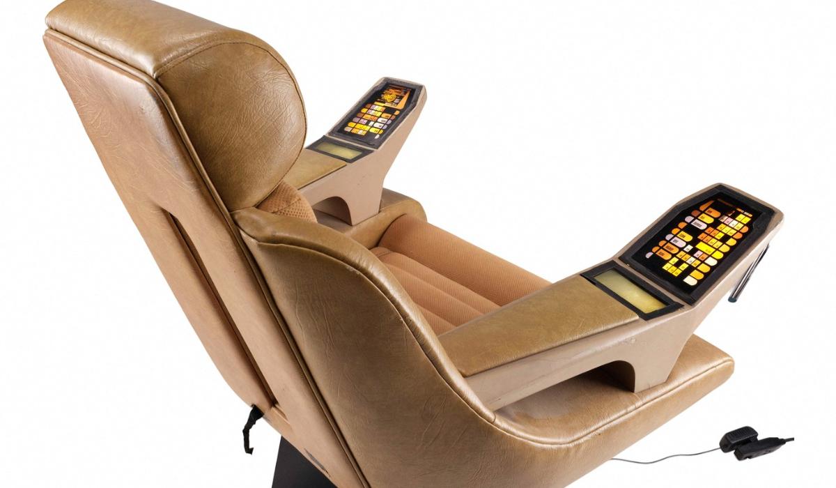 Cinefilii cheltuie o avere pentru suveniruri de la personajele preferate. Doar scaunul căpitanului Picard este estimat la 100.000 $