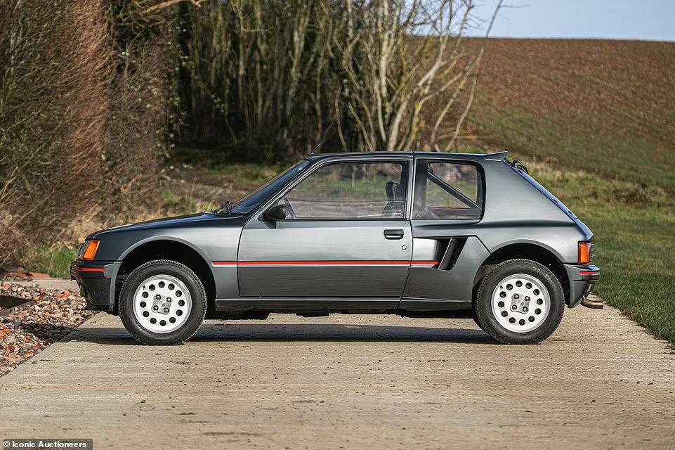 Cu cât se licitează un Peugeot 205 Turbo 16 din 1985. Maşina prinde 100 de km/oră în 6 secunde şi are doar 16 mii de km parcurşi