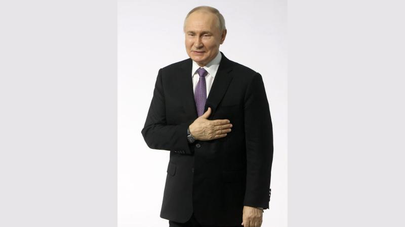 Peste jumătate de milion de ruşi s-au angajat în industria de apărare în ultimul an şi jumătate. Putin, satisfăcut Peste jumătate de milion de ruşi s-au angajat în industria de apărare în ultimul an şi jumătate. Putin, satisfăcut
