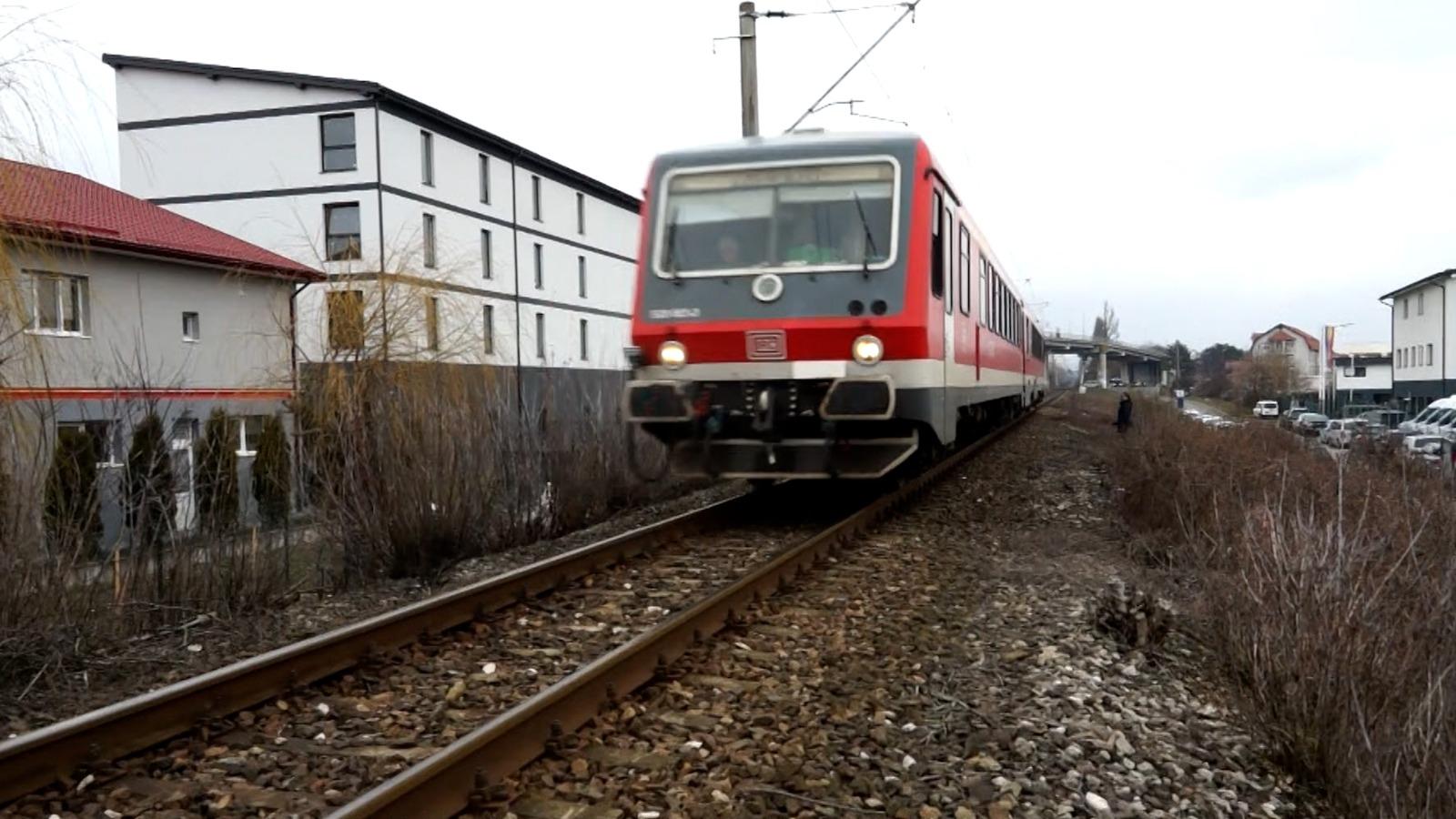 Depresia l-a făcut să aleagă moartea la doar 23 de ani. Tânărul nu a stat pe gânduri şi s-a aruncat glonţ în faţa trenului, în Bistriţa