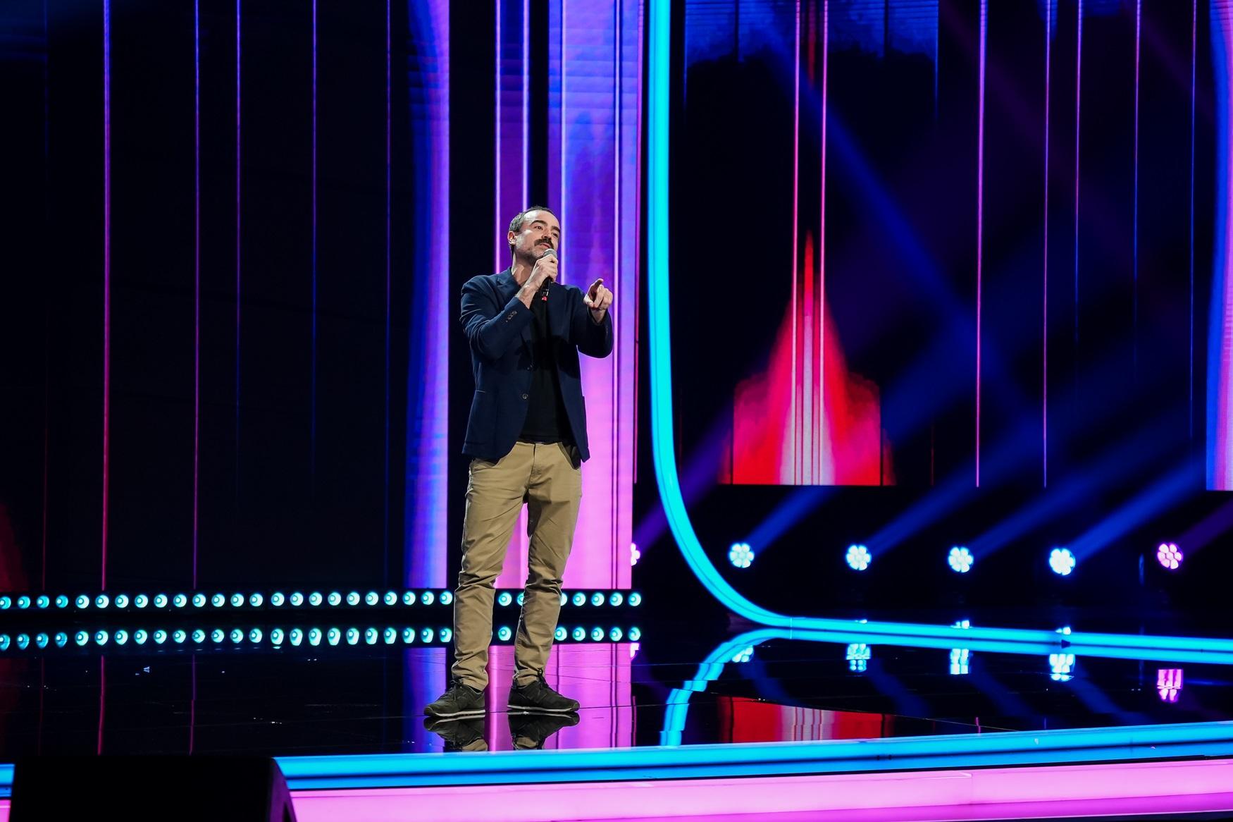 Concurent din Peru, moment senzațional de stand-up comedy pe scena iUmor. Cheloo, impresionat: "E primul om care trebuie să ajungă în finală!"