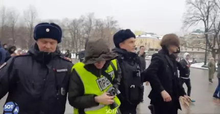 rusia protest soții militari jurnalist arestat Rusia