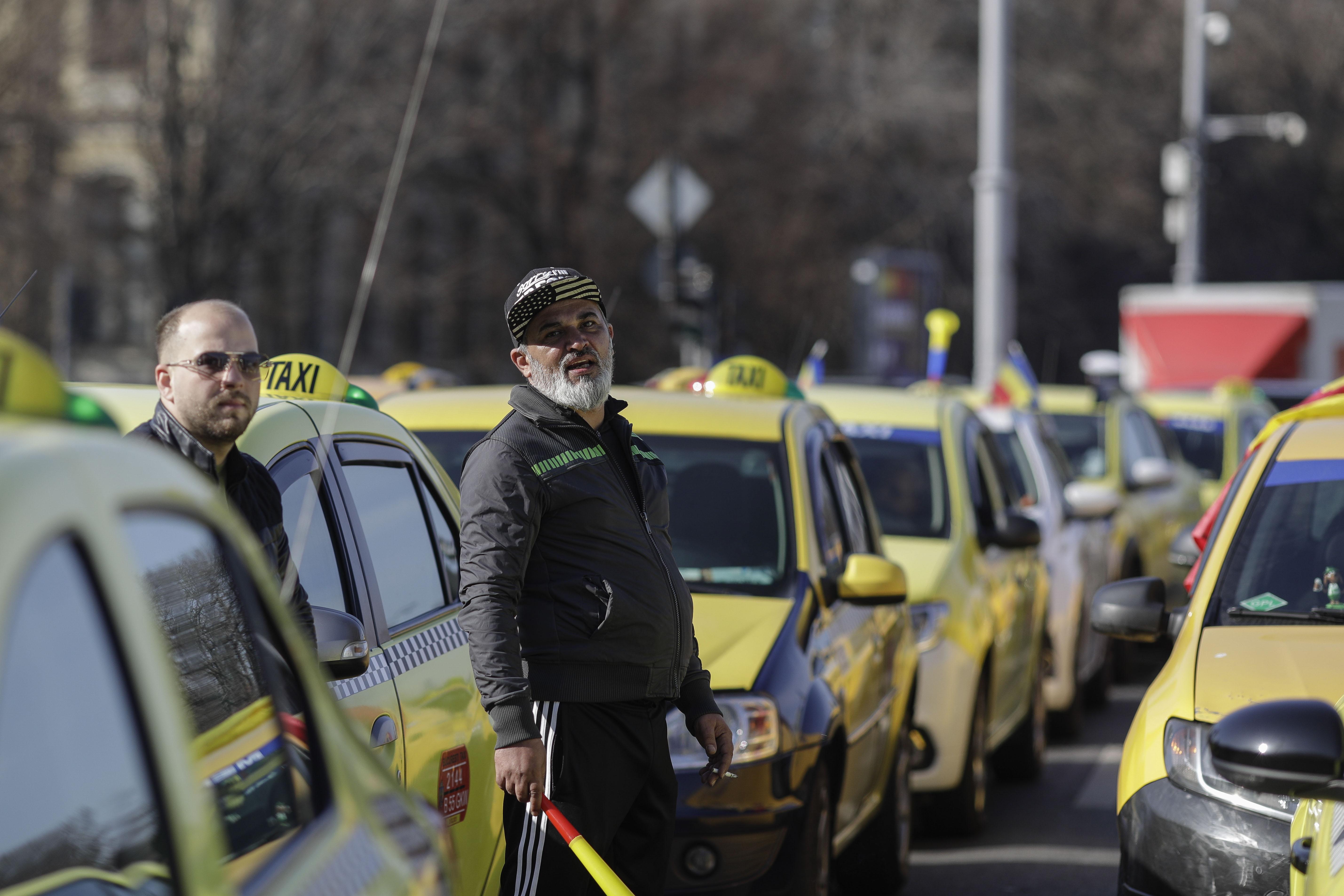Taximetriştii intră în greva foamei, după 3 zile de proteste. Guvernul are nevoie de o lună pentru a le analiza solicitările