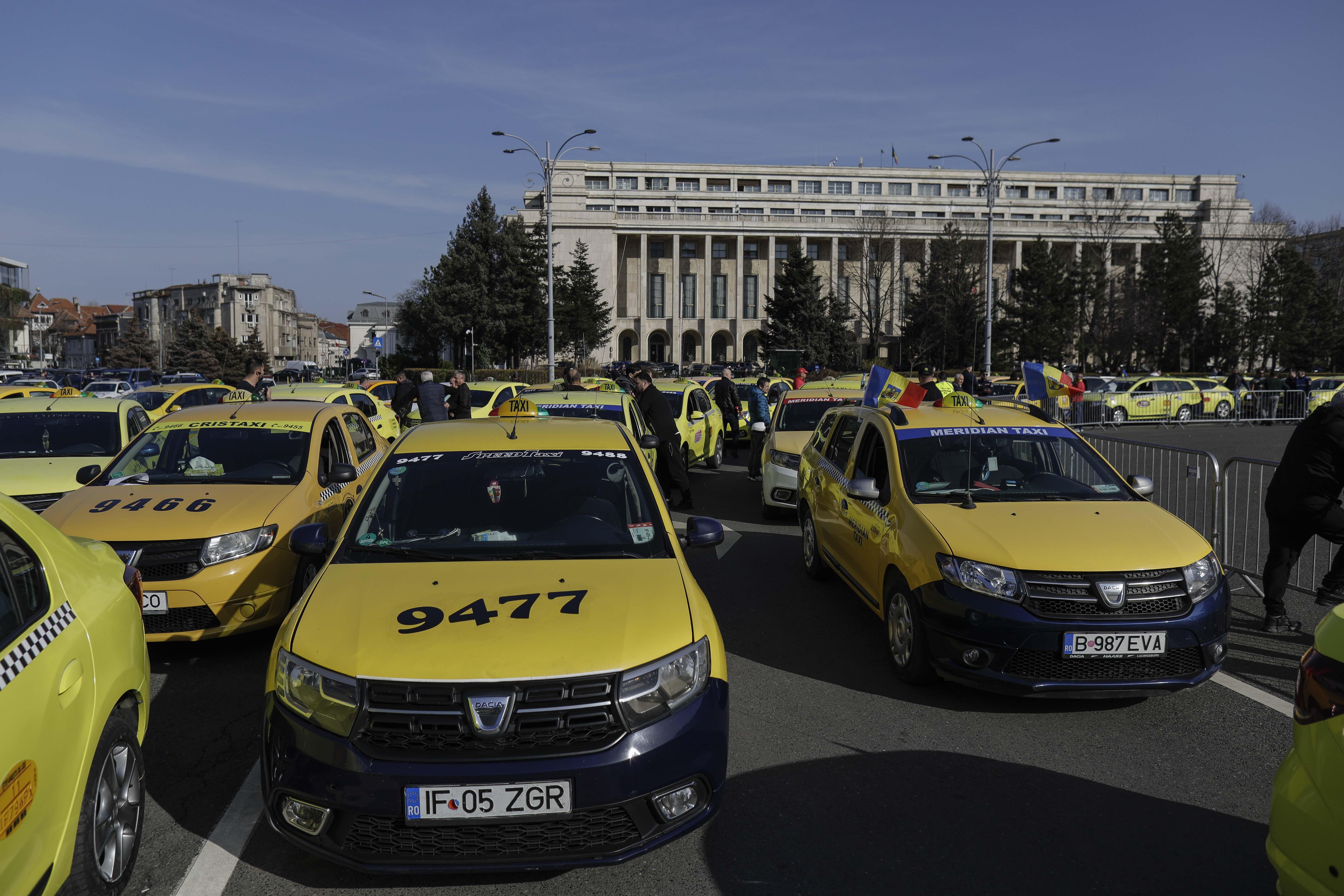 Taximetriştii intră în greva foamei, după 3 zile de proteste. Guvernul are nevoie de o lună pentru a le analiza solicitările
