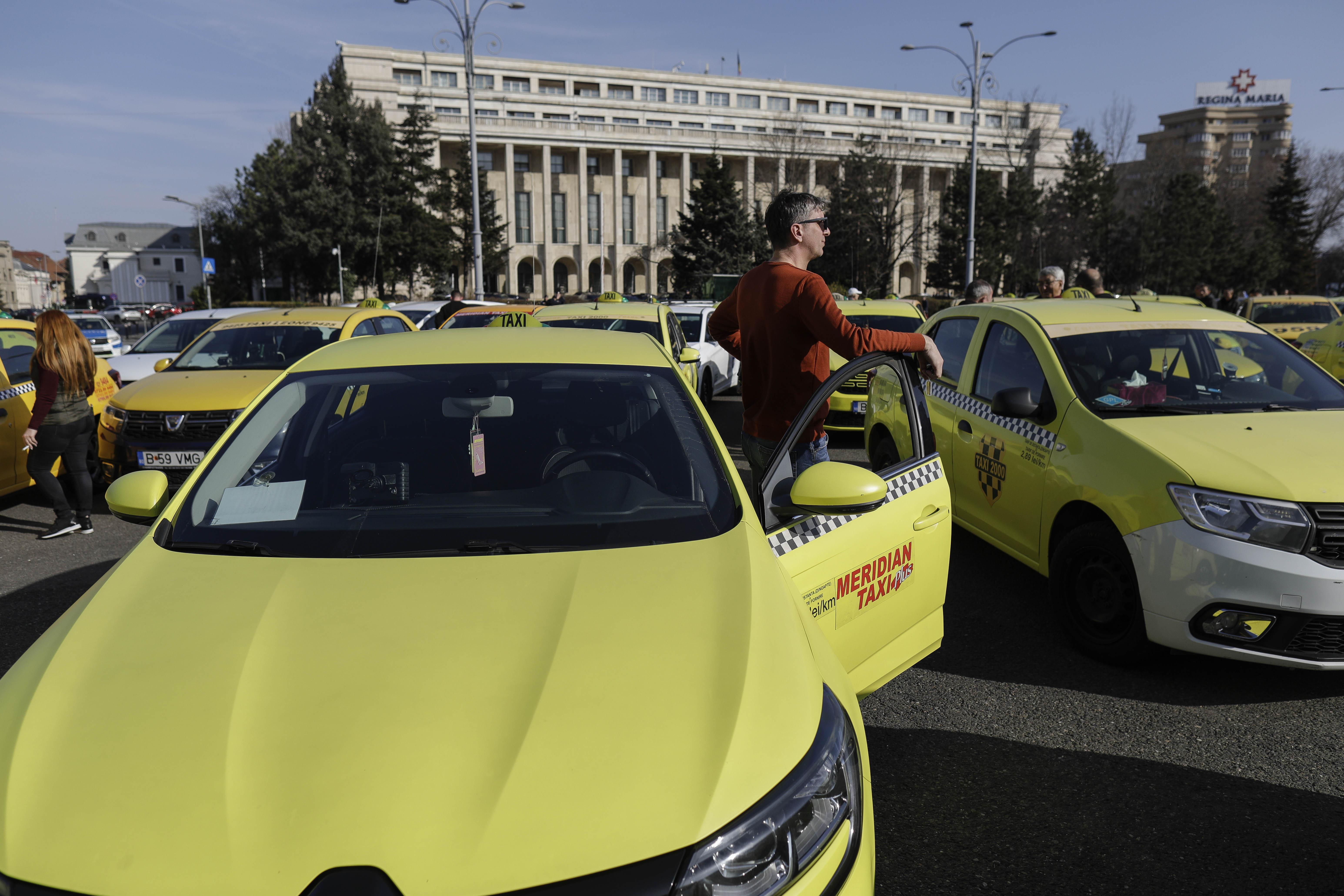Taximetriştii intră în greva foamei, după 3 zile de proteste. Guvernul are nevoie de o lună pentru a le analiza solicitările