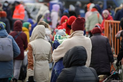 Aproape toată ţara, sub cod galben de vânt şi vremea rea începând de azi. Meteorologii anunţă cod portocaliu de ninsori şi viscol la munte