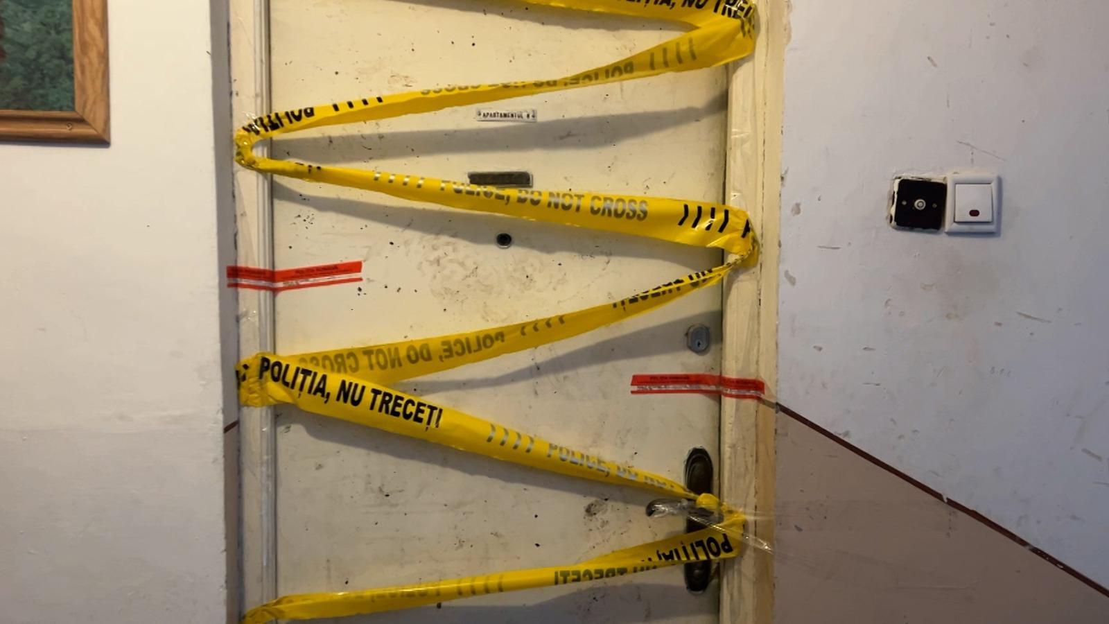 Au trăit o viaţă împreună şi au murit unul lângă altul. Ce ar fi cauzat incendiul în care doi soţi de 80 de ani şi-au pierdut viaţa, în Suceava