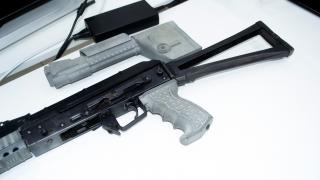 Reţea de fabricare a armelor 3D, destructurată în Franţa şi Belgia: "Mai ieftin decât un Kalaşnikov". Cine era capul rețelei