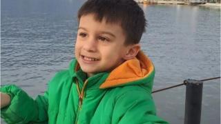 Un băiețel de 5 ani a murit înecat cu propriile vărsături, după o criză de tuse, chiar în fața părinților. Tragedie într-o familie din Turcia