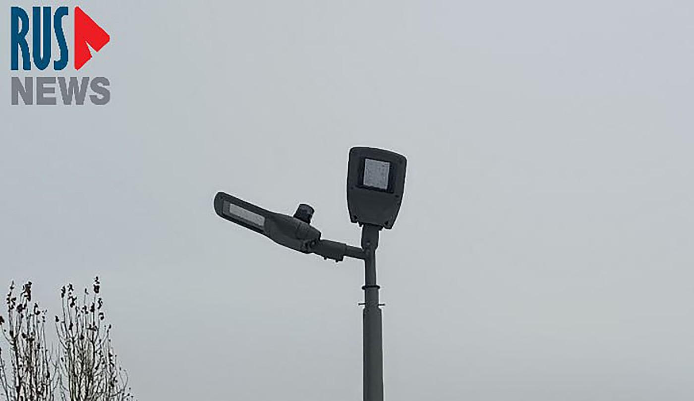 Sute de ruşi, la înmormântarea lui Navalnîi. Poliţişti cu cagule la biserică. Au fost puse garduri și camere de supraveghere