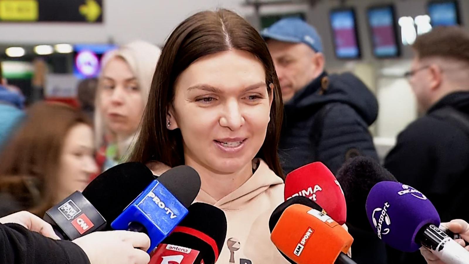 Simona Halep a plecat spre Miami, primul turneu la care va participa după un an şi jumătate. Sportiva nu are antrenor: "Nici nu mai ştiam ce să pun în bagaj"