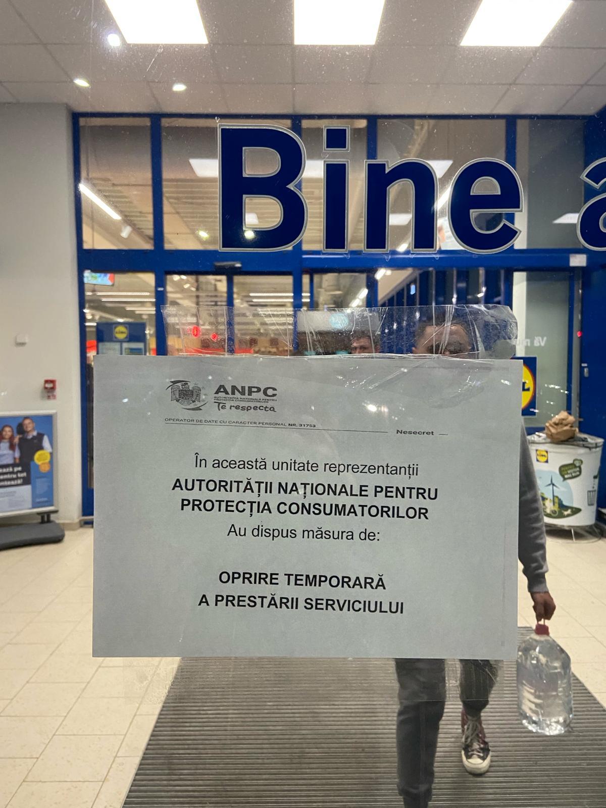 Magazin Lidl din Timişoara, închis după ce au fost găsite excremente de şoareci şi capcane cu lipici. Ce au mai găsit inspectorii la control