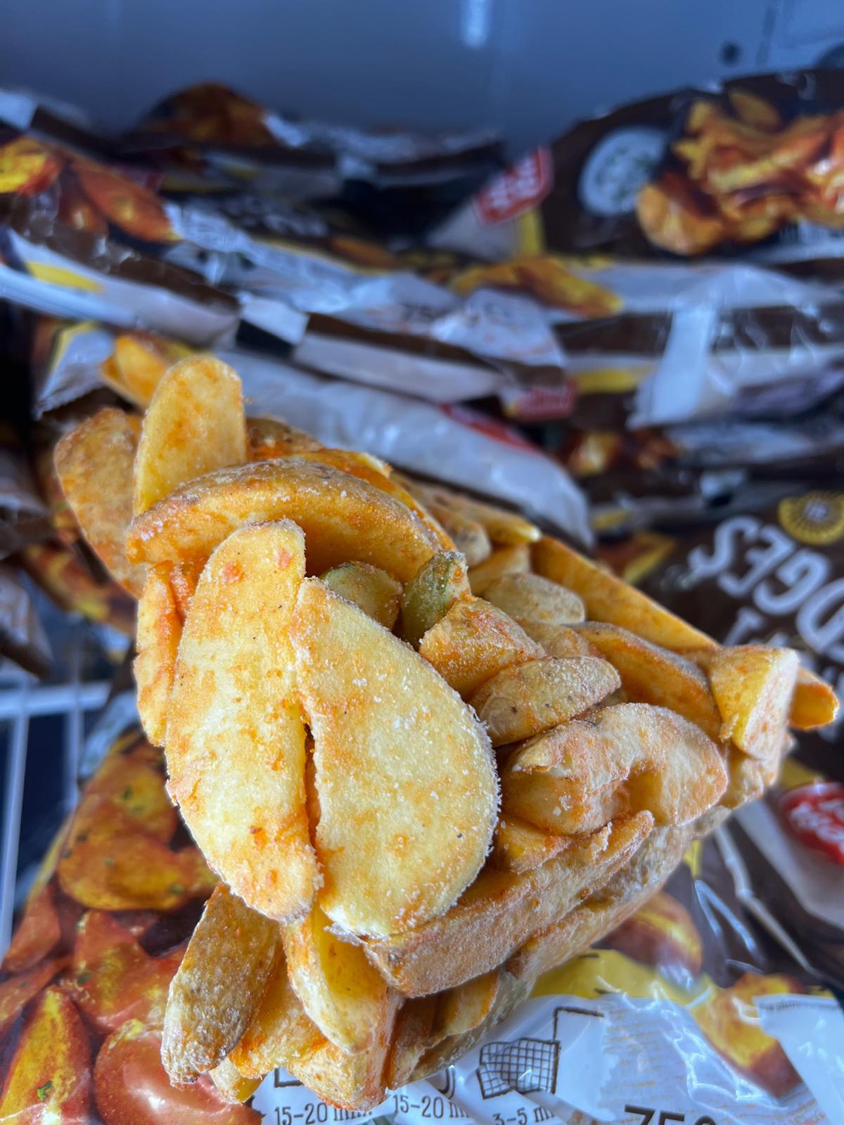 Magazin Lidl din Timişoara, închis după ce au fost găsite excremente de şoareci şi capcane cu lipici. Ce au mai găsit inspectorii la control