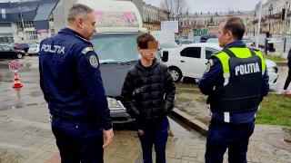 A fost găsit Denis, băiețelul de 12 ani dispărut în Botoșani. După mai bine de 12 ore de căutări, poliţiştii au dat de el într-un parc
