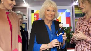 Regina Camilla a primit propria păpuşă Barbie: "M-aţi întinerit cu 50 de ani"