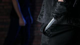 Bărbat lovit cu cuţitul pe o stradă din Ilfov. Agresorul a plecat de la locul faptei cu o maşină, victima a ajuns la spital