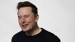 Elon Musk spune că foloseşte ketamină, un anestezic puternic, pentru a-şi trata "depresia ocazională". Susţine că o face "pentru binele investitorilor"