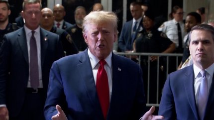 Donald Trump susţine că ameninţările care au înfiorat aliații NATO sunt un "mod de a negocia": "SUA trebuie să plătească partea lor, nu partea tuturor"