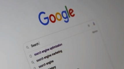 Franța a amendat Google cu 250 de milioane $. Chatbot-ul bazat pe AI al gigantului tech a intrat în război cu editorii media