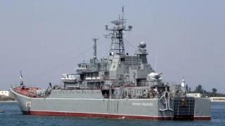 De ce şi-au atacat ucrainenii propria navă de debarcare: Ruşii rămân în Marea Neagră fără nave de desant din clasa Ropucha 