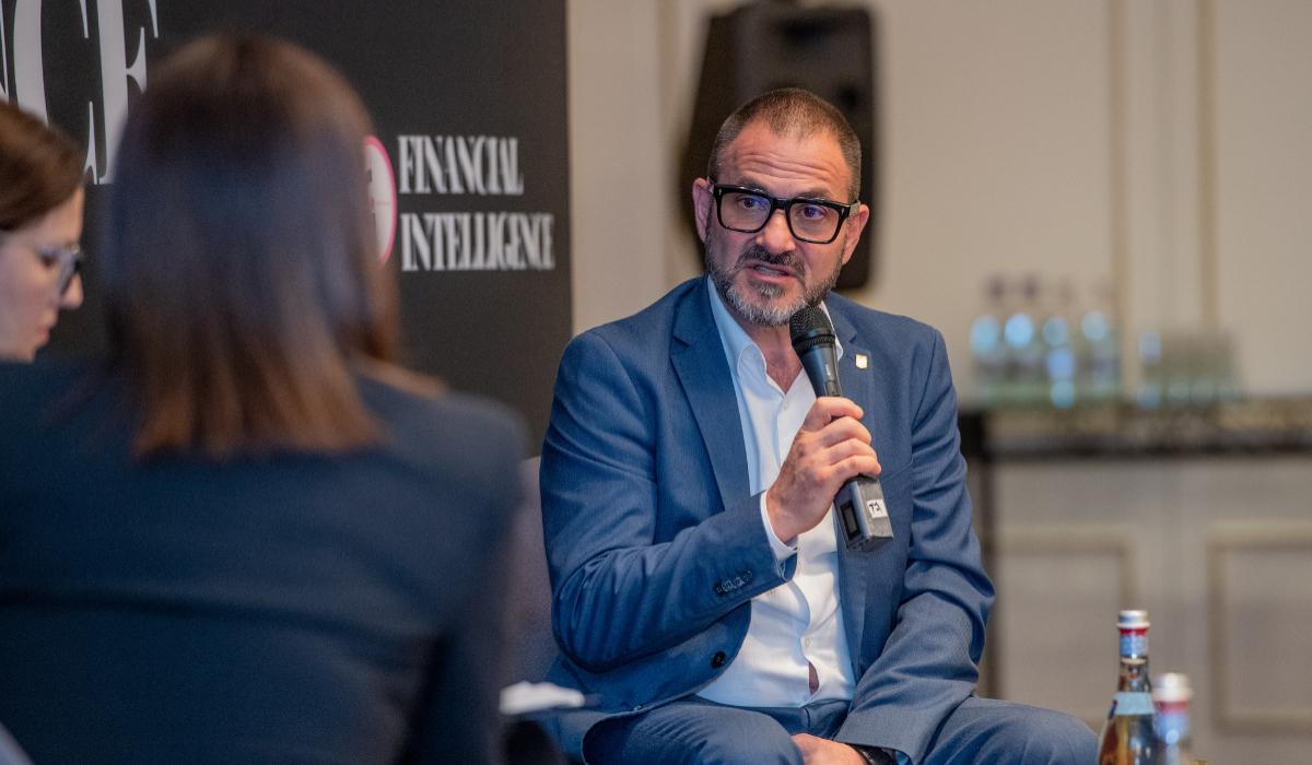 "Atentat la siguranţă". Şeful ANPC avertizează cu privire la carnea de pui: Unii sunt vopsiţi prin hrănire, pentru ca vopseaua să nu poată fi spălată