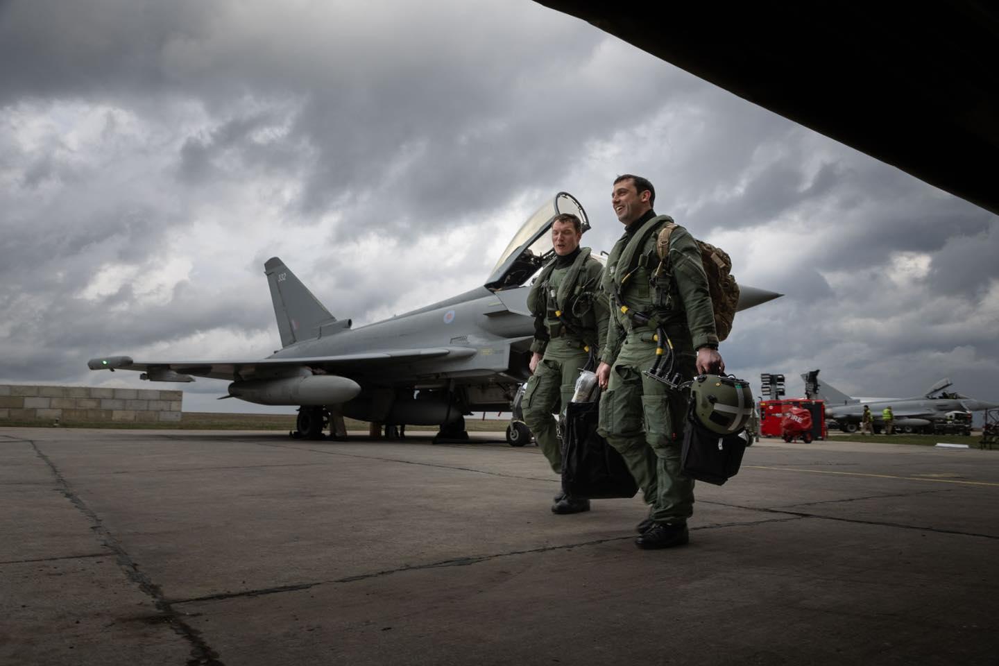 Șase aeronave Eurofighter Typhoon au aterizat la baza Mihail Kogălniceanu. Misiunea pe care o vor executa timp de 4 luni