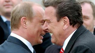 Amicul lui Putin, Gerhard Schroder susţine că Occidentul trebuie să negocieze cu Putin