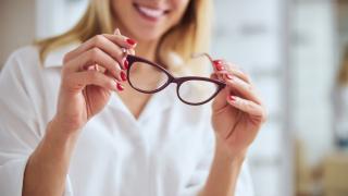 (P) Cum să găsești mărimea ideală pentru ochelarii de vedere: 3 recomandări