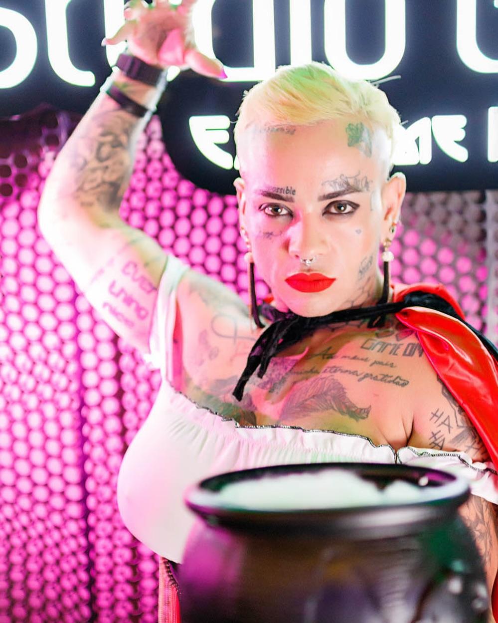 Tânăra avea zeci de mii de urmăritori pe reţelele sociale