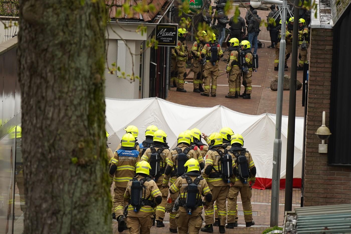 Luare de ostatici într-un cafenea din Olanda. Locuinţele din zonă au fost evacuate