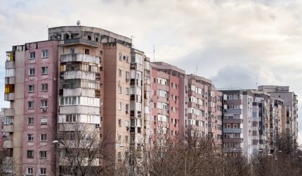 De câte salarii anuale are nevoie un român pentru a-și cumpăra un apartament de 60mp în Capitală. În decembrie s-au vândut cele mai multe locuințe din ultimii 15 ani