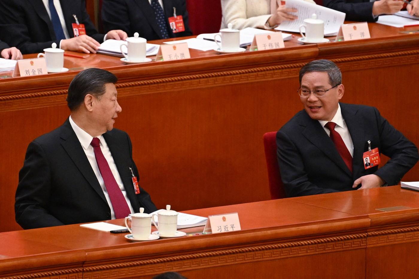China a renunţat la cuvântul "paşnic" în "reunificarea" cu Taiwan şi promite că va "transforma" economia