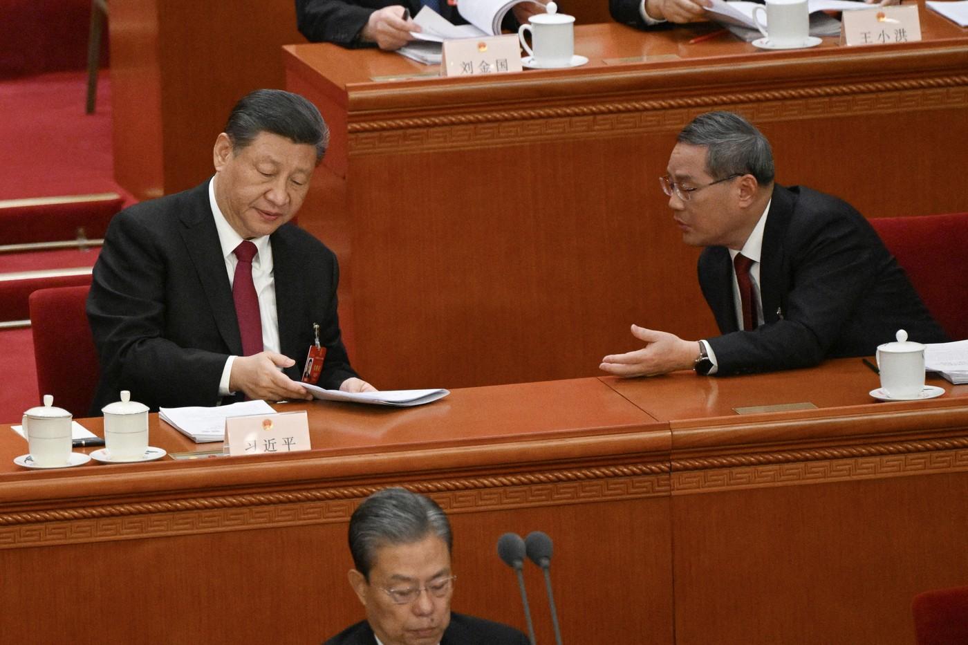 China a renunţat la cuvântul "paşnic" în "reunificarea" cu Taiwan şi promite că va "transforma" economia