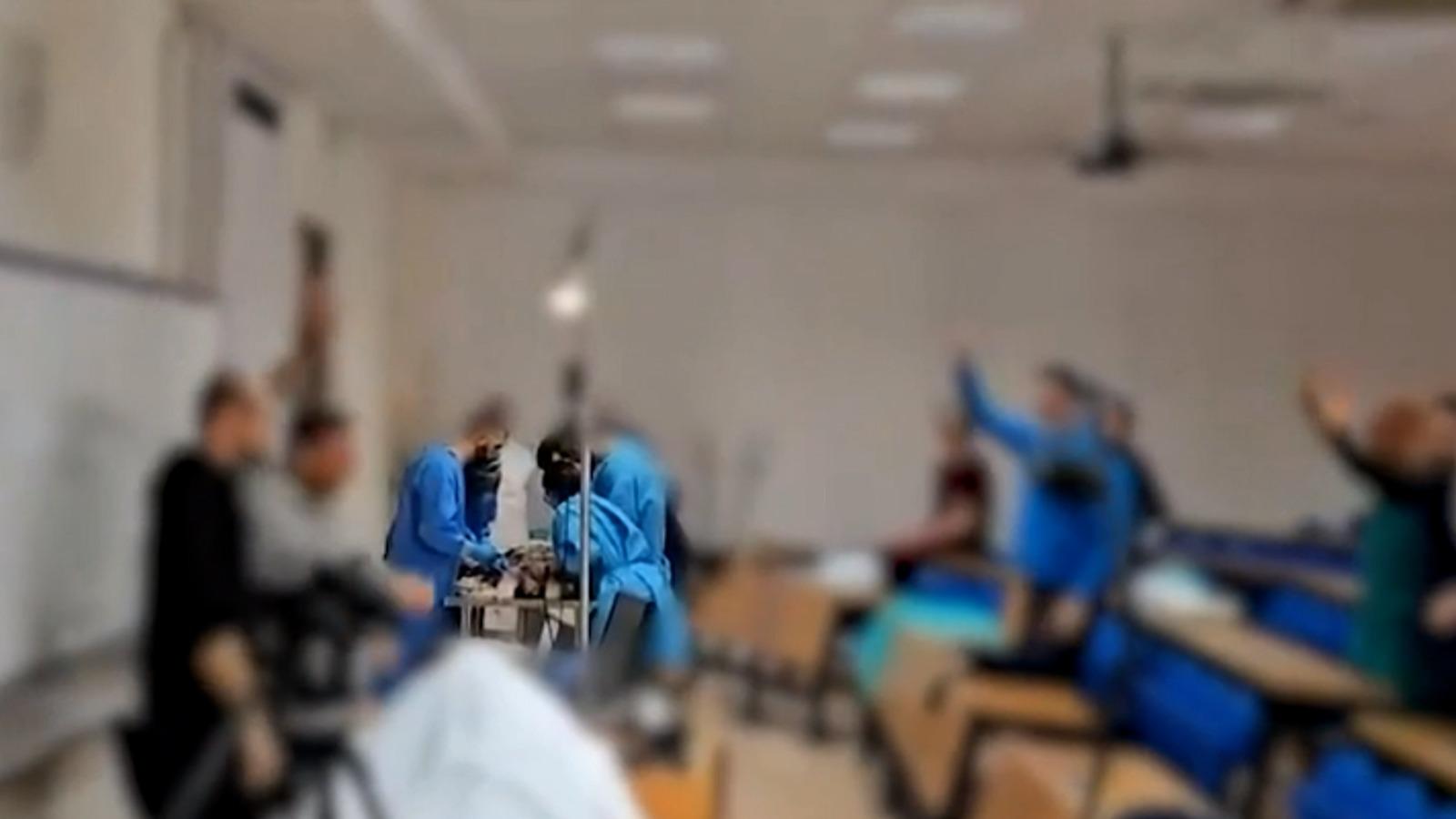 Furie în Italia! Medici, filmaţi în timp ce dansau şi cântau lângă un cadavru proaspăt disecat. Cum se apără profesorul care a organizat cursul