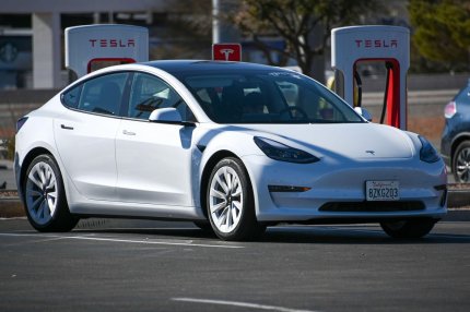 Tesla va concedia peste 10% din forţa sa de muncă la nivel mondial, adică peste 14.000 de angajaţi.