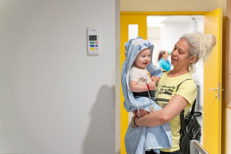 Primul spital pentru copii construit în România, din donații, a început să funcționeze: A preluat copiii internați până acum în clădirea veche