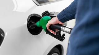 Care sunt preţurile la carburanţi astăzi, 16 aprilie 2024. Sunt creşteri semnificative de preţuri, faţă de ziua precedentă 